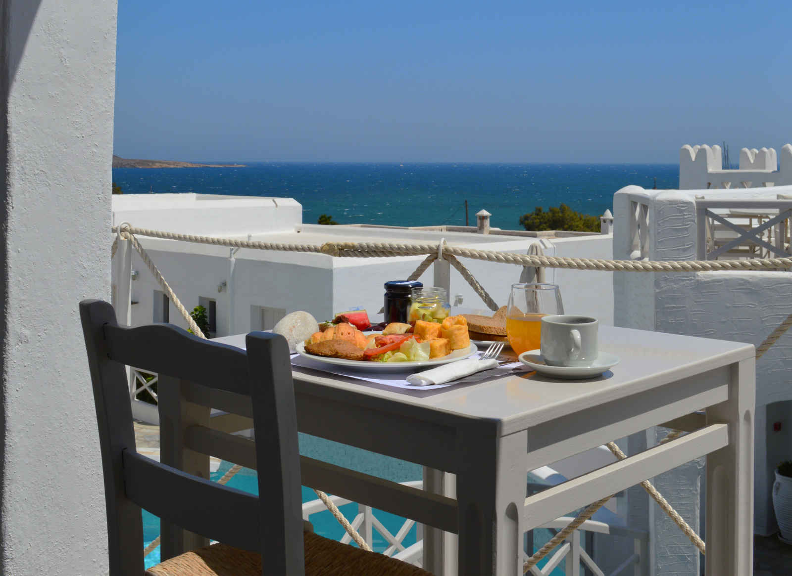 Breakfast vue sur mer, Kanale’s Rooms & Suites, Paros, Grèce
