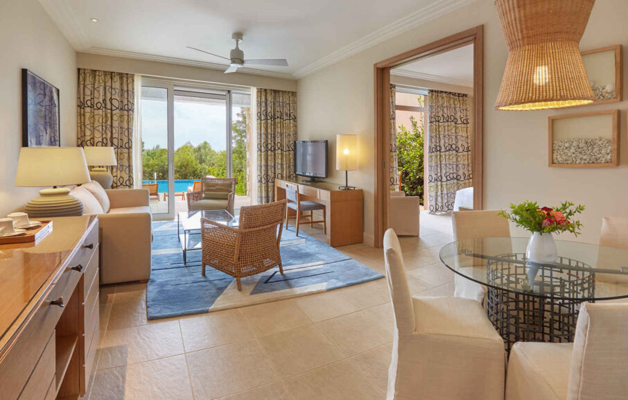 Salon, suite Infinity, hôtel The Westin Resort, Costa Navarino, Grèce