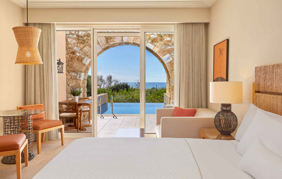 Chambre Premium Infinity, hôtel The Westin Resort, Costa Navarino, Grèce
