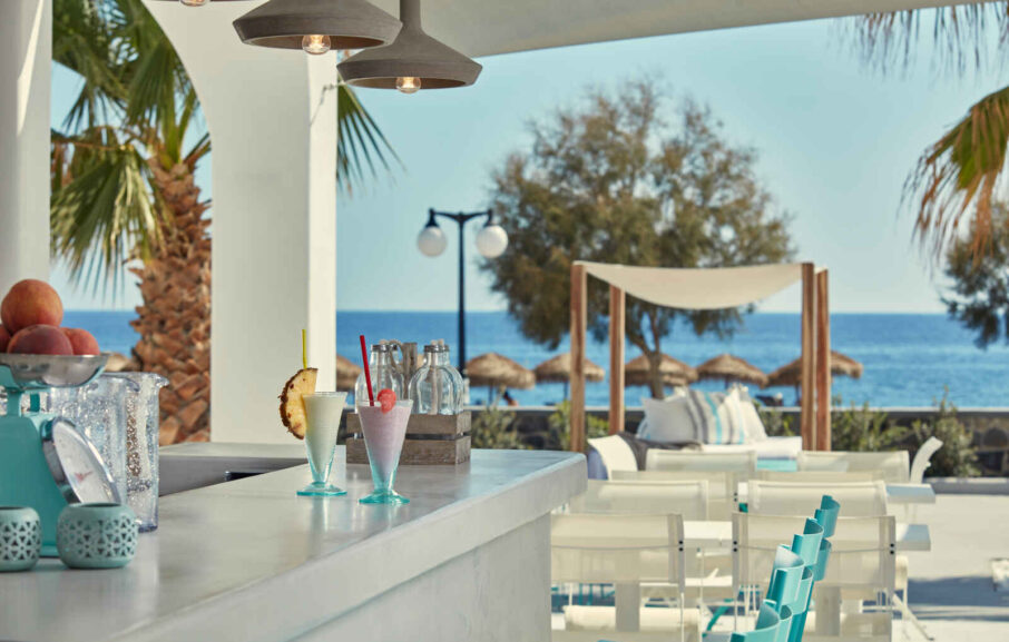 Lounge Bar, Aquablue Hotel, santorin, Grèce.