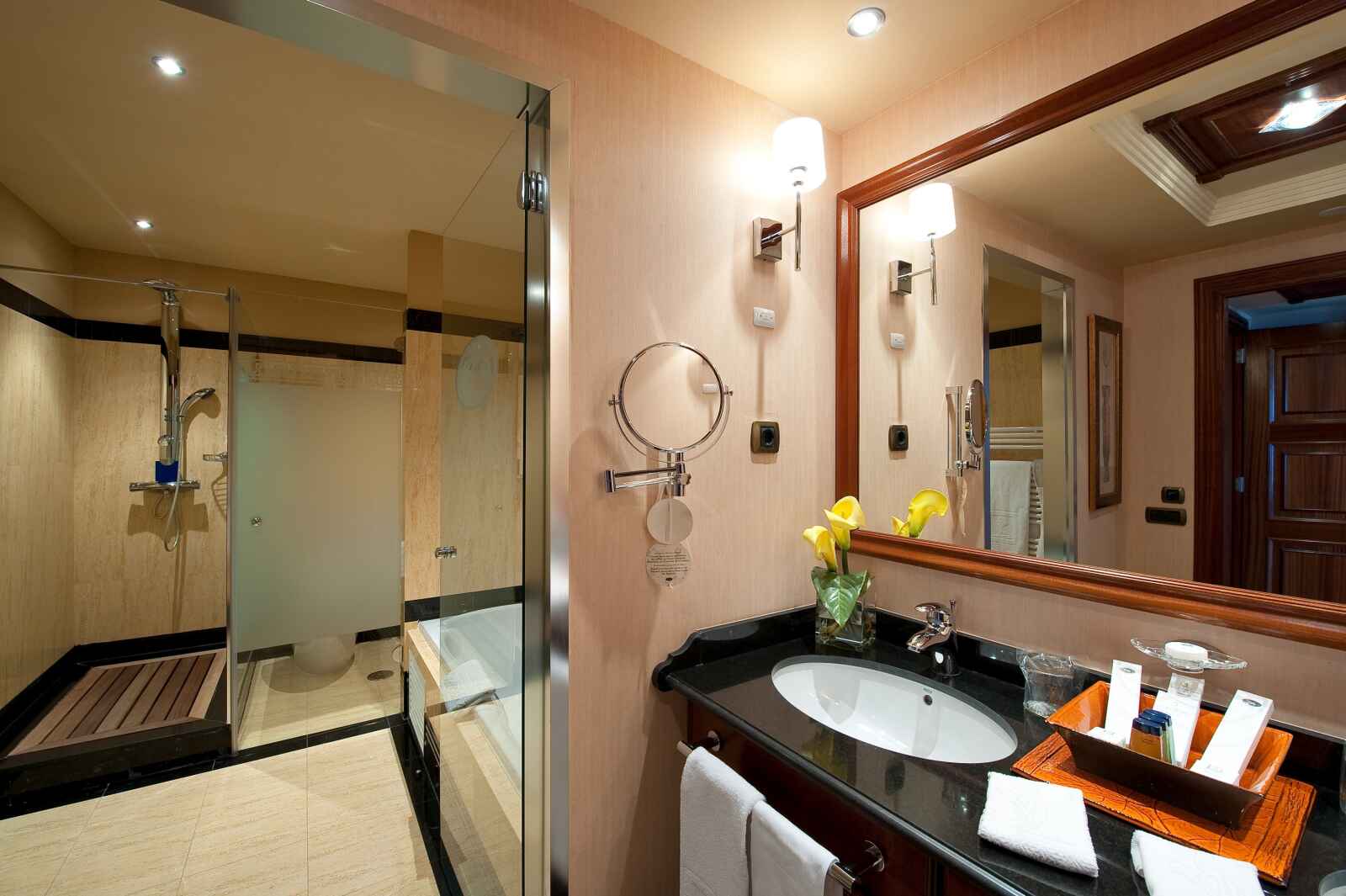 Salle de bain, Chambre Double Deluxe vue mer, Elba Estepona Gran Hotel & Thalasso Spa, Malaga, Espagne