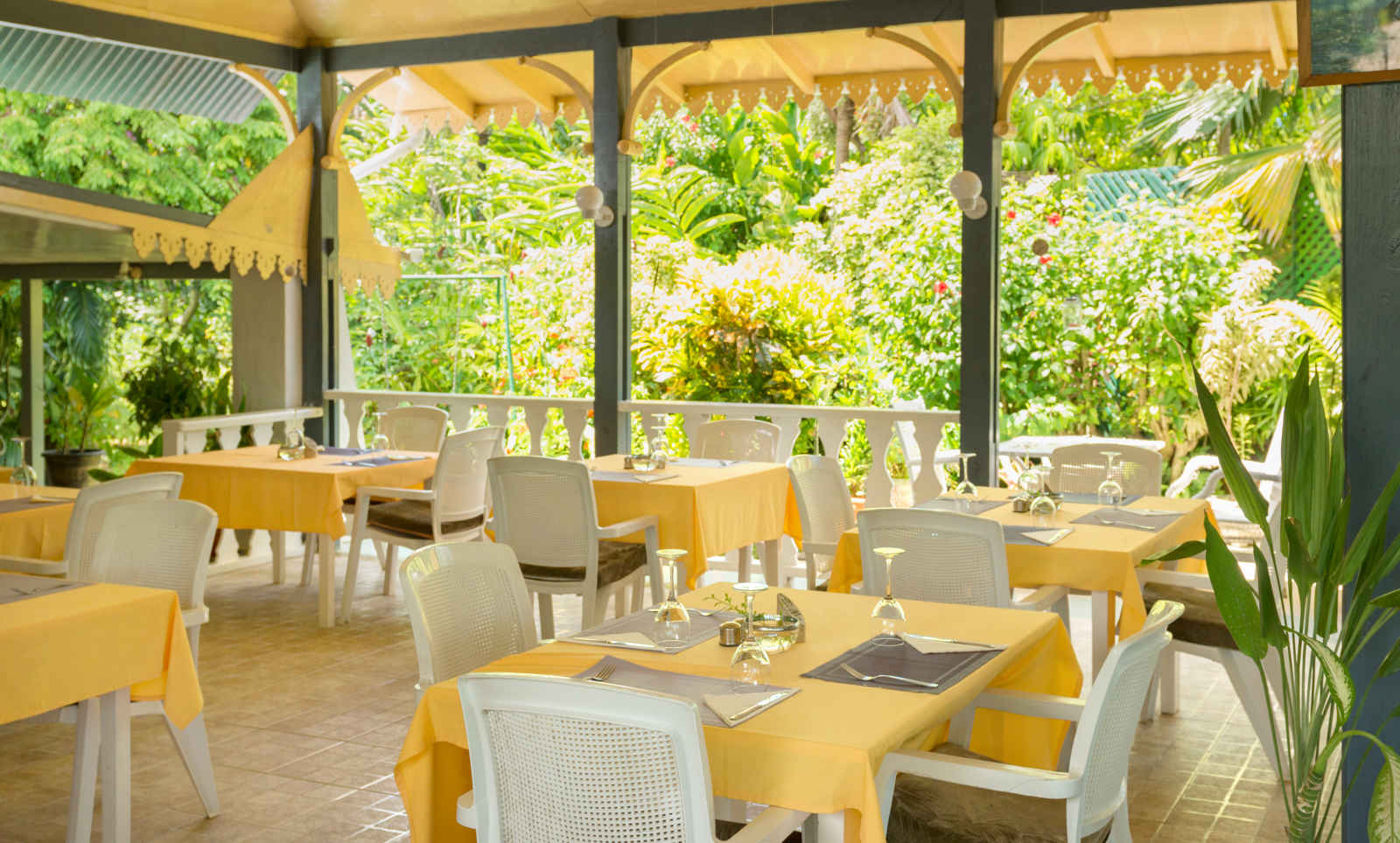 Restaurant, Auberge d'Anse Boileau, Mahé, Seychelles