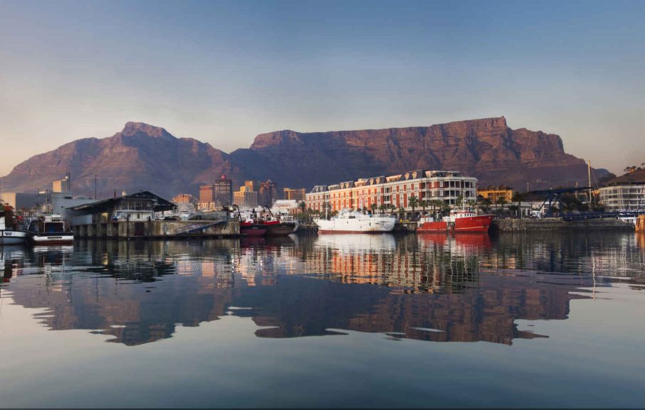 Le Waterfront et la montagne de la Table, Le Cap, Afrique du Sud