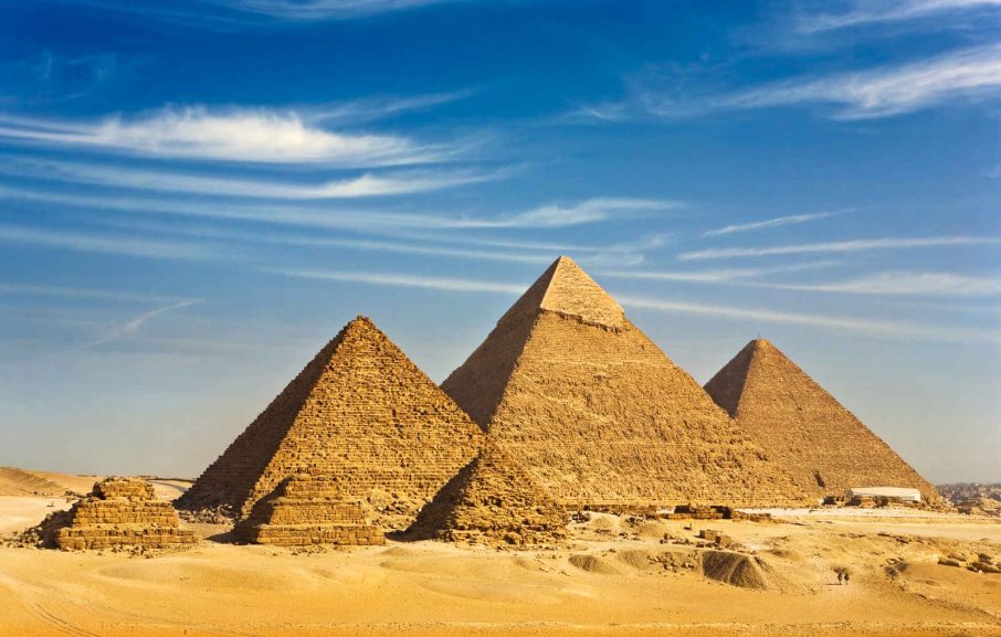 Pyramides de Guizeh, Le Caire