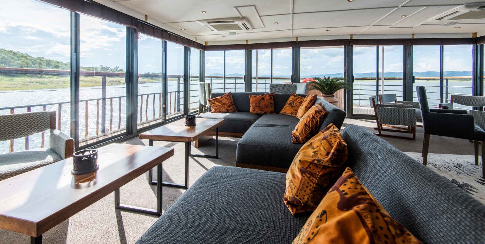 Salon, R/V African Dream, CroisiEurope