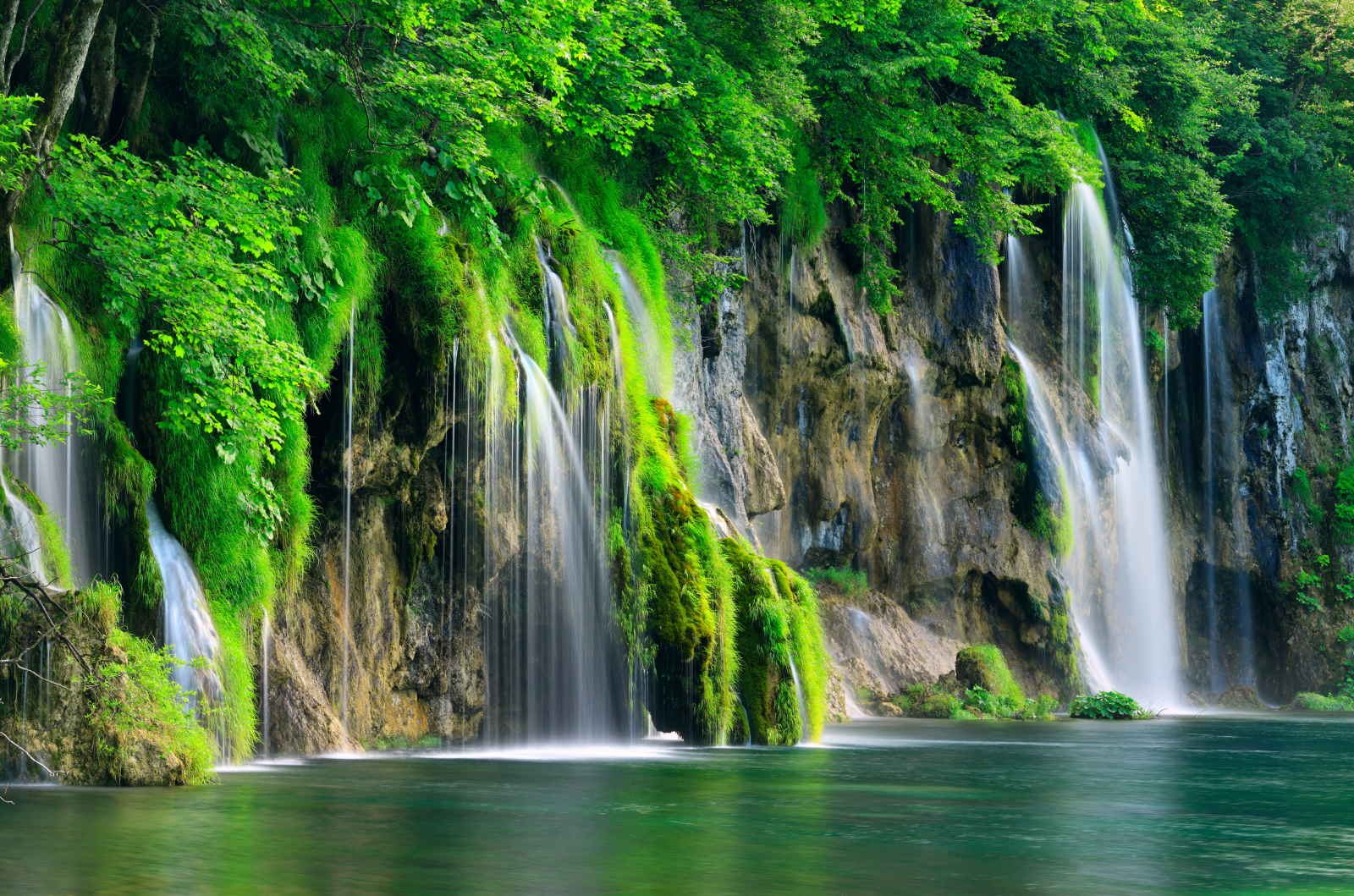 Chutes d'eau, parc national des lacs de Plitvice, Croatie