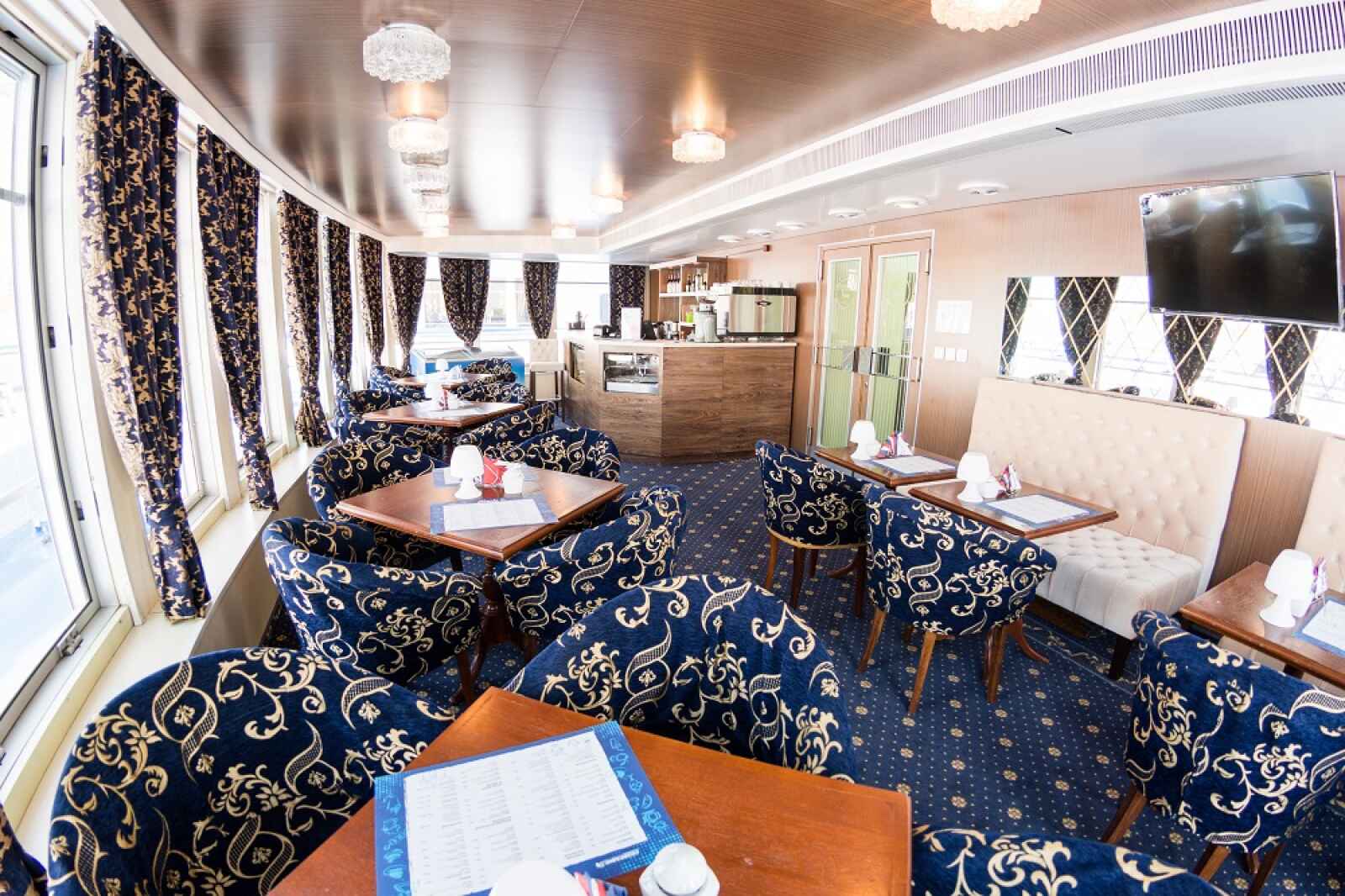 Bar, M/S Crucelake