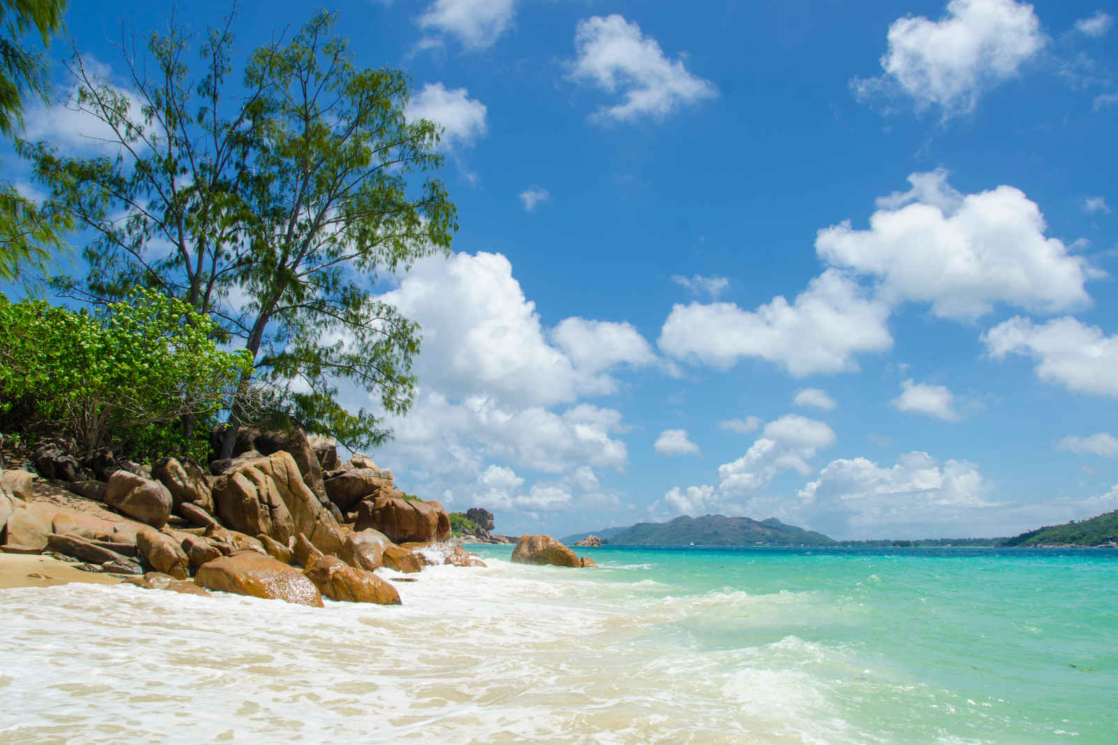 Plage sur île Curieuse, Seychelles