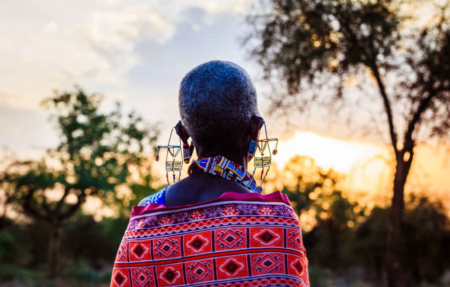 Femme Masai, Coucher de Soleil, Kenya