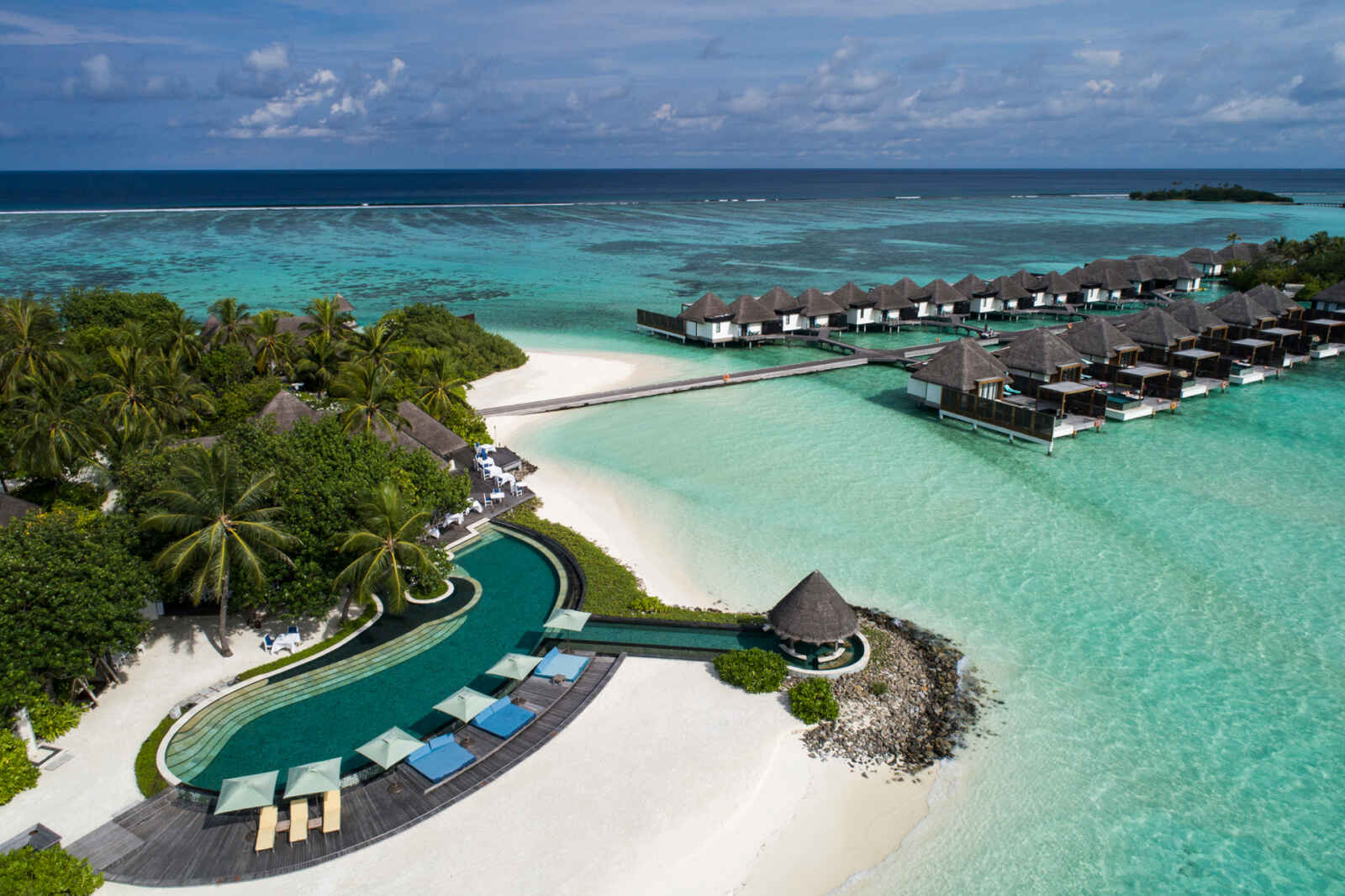 Maldives : Four Seasons Resort Maldives at Kuda Huraa