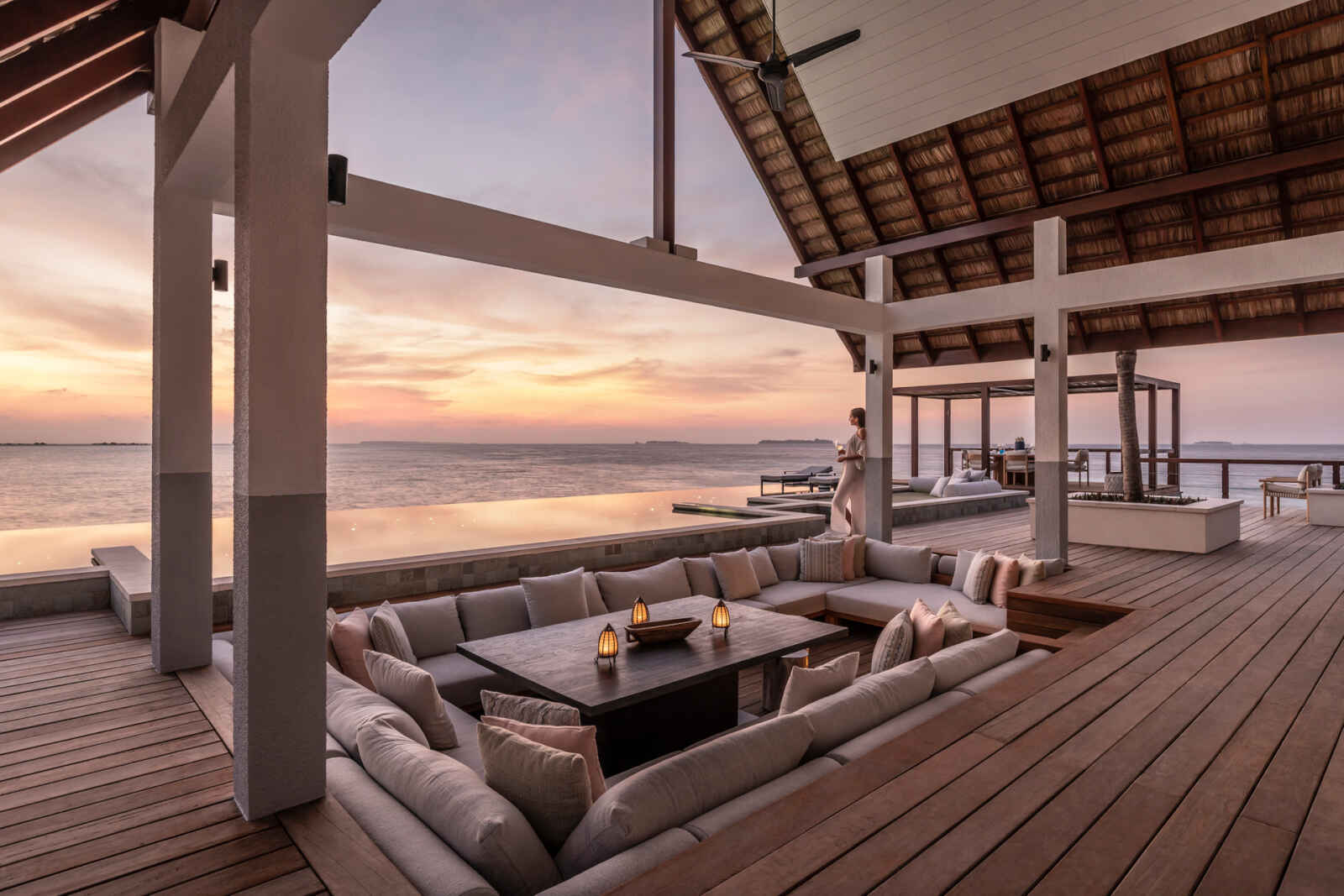 Terrasse, Villa sur pilotis 3 chambres, Four Seasons Resort Maldives à Landaa Giraavaru