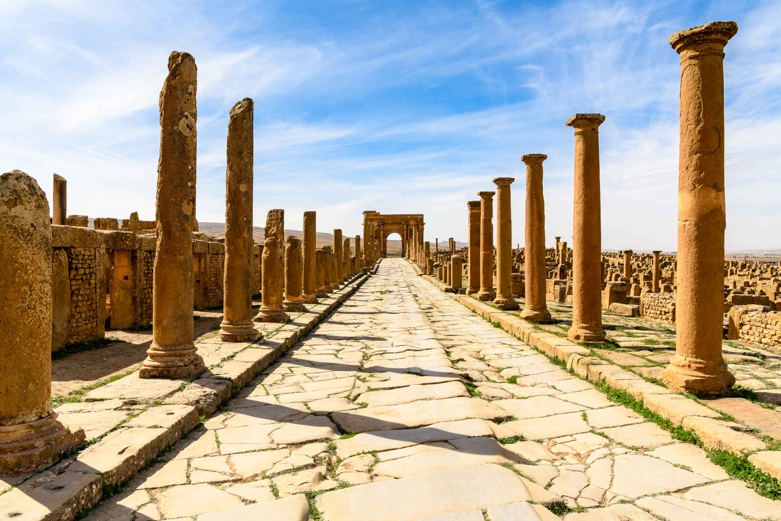 Ruines de la cité romano-berbère Timgad (UNESCO), Montagnes des Aurès, Algérie