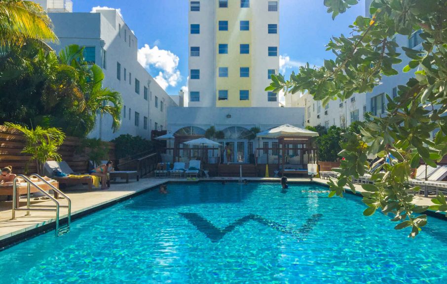 Piscine Hotel Marseilles Miami Floride Etats Unis