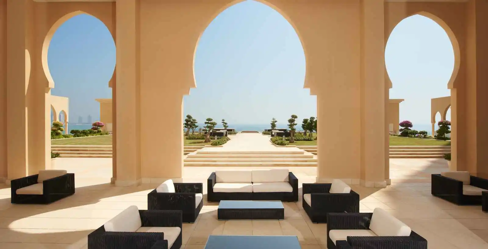 Sarab Lounge Terrasse, The St. Regis Doha, Qatar