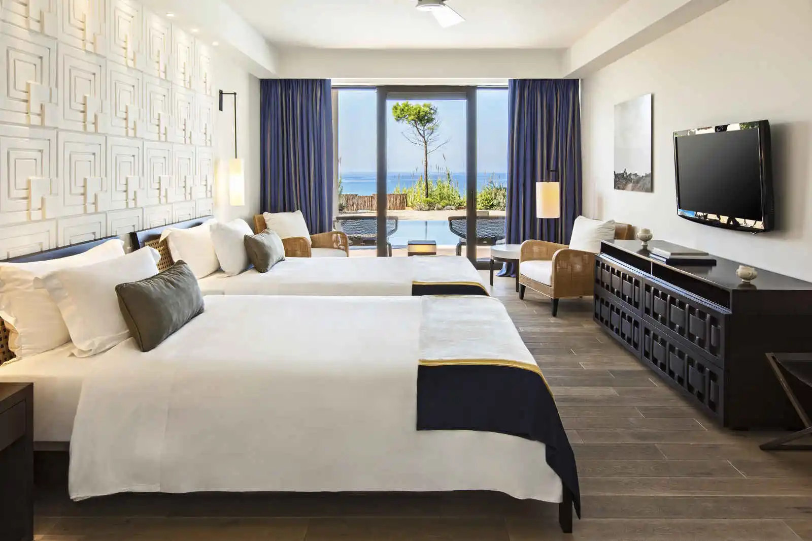 Chambre lits jumeaux, villa Ambassador Ithomi ou Sapientza, hôtel The Romanos, a Luxury Collection Resort, Costa Navarino, Grèce