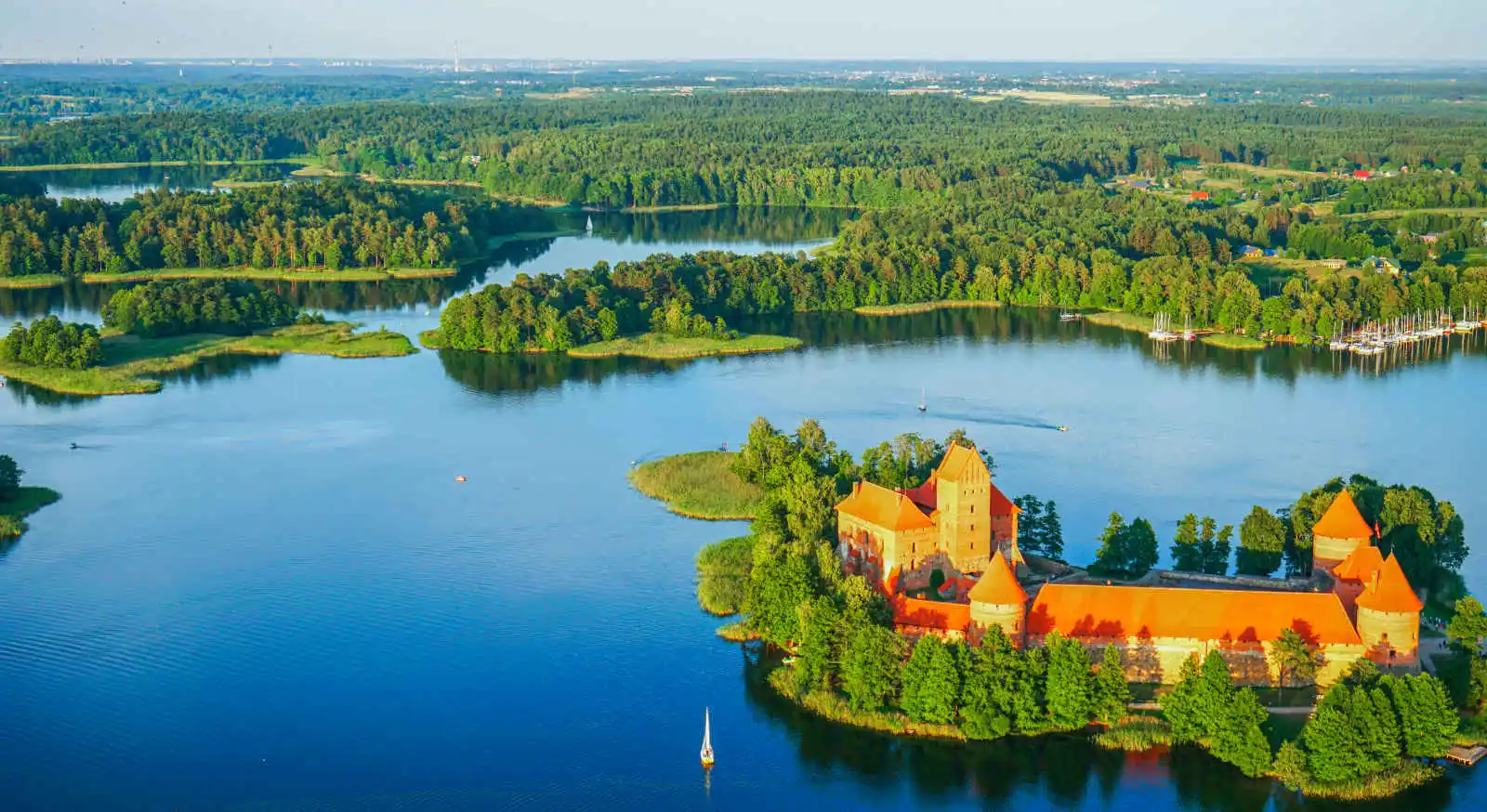 Vue aérienne, Château Trakai, Lac Galves, Lituanie
