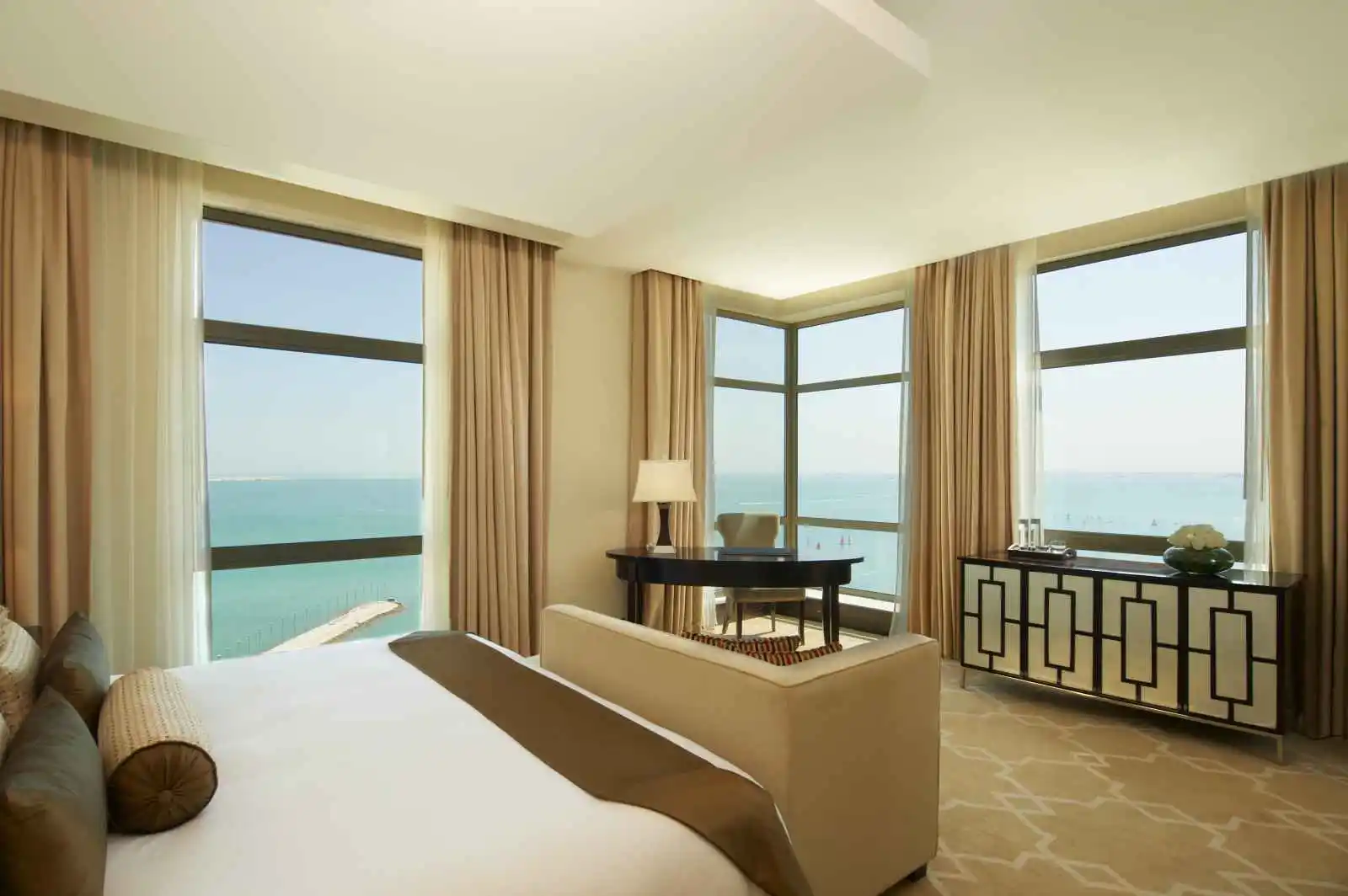 Suite Empire, The St. Regis Doha, Qatar