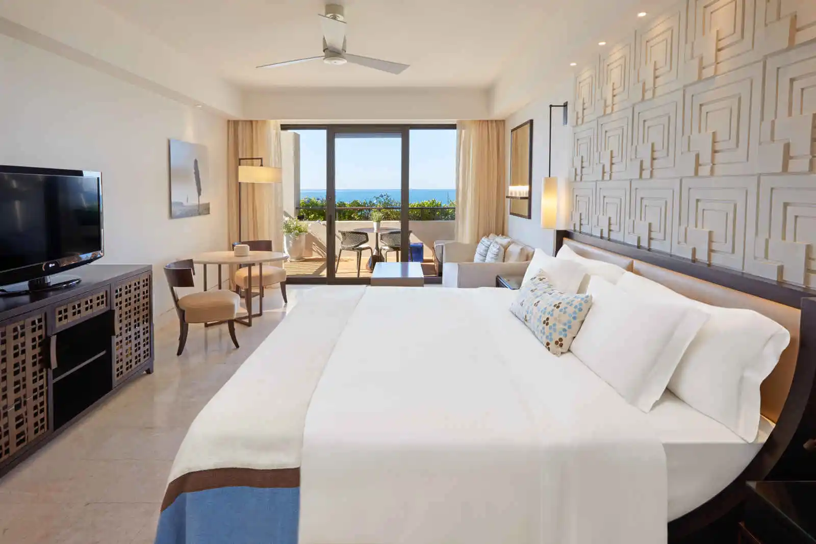 Chambre Premium Deluxe, hôtel The Romanos, a Luxury Collection Resort, Costa Navarino, Grèce
