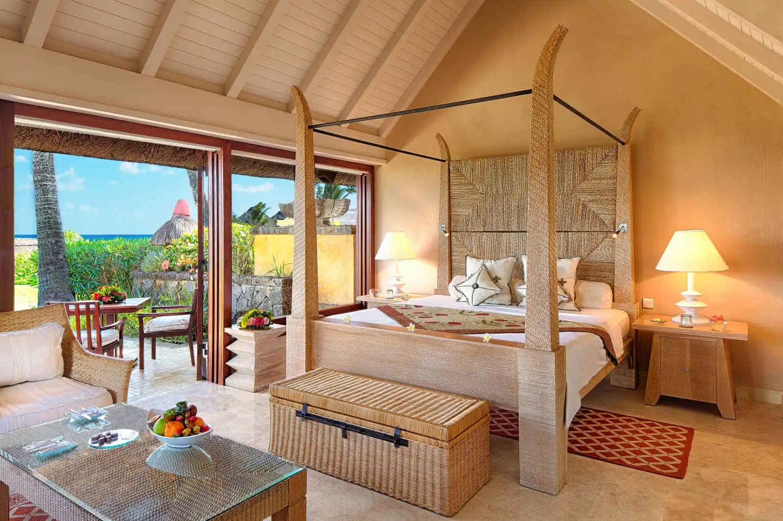 Chambre, pavillon deluxe, hôtel The Oberoi Beach Resort Mauritius, Pointe aux Piments, Île Maurice