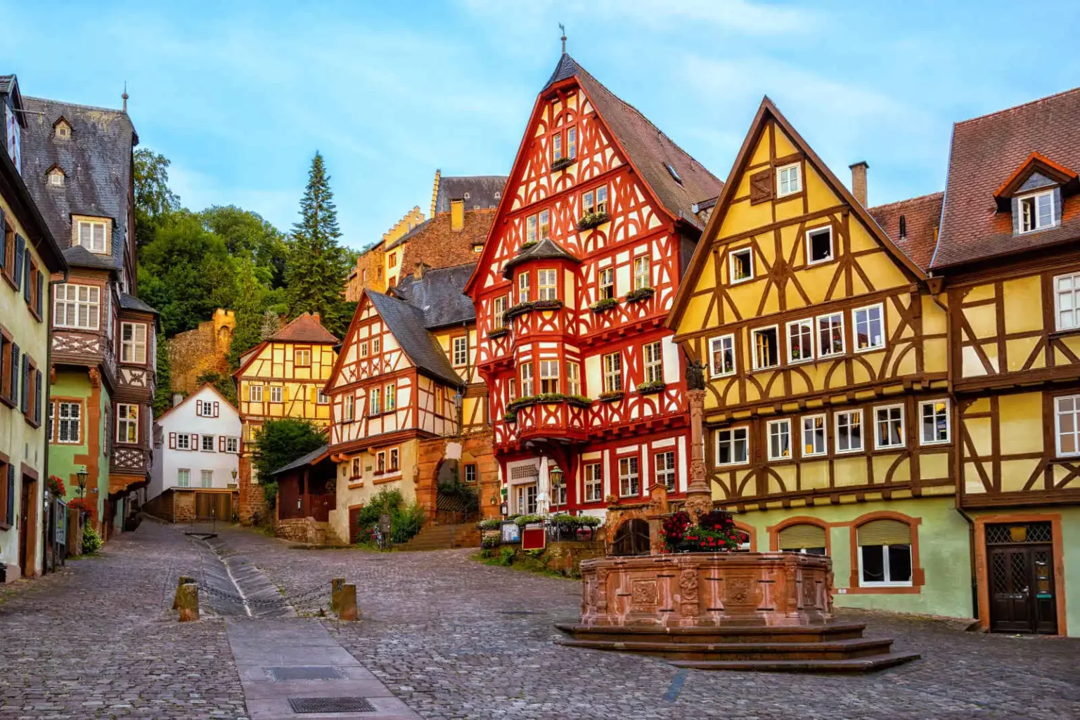 Maisons à colombages colorées, Vieille ville médiévale historique de Miltenberg, Bavière, Allemagne