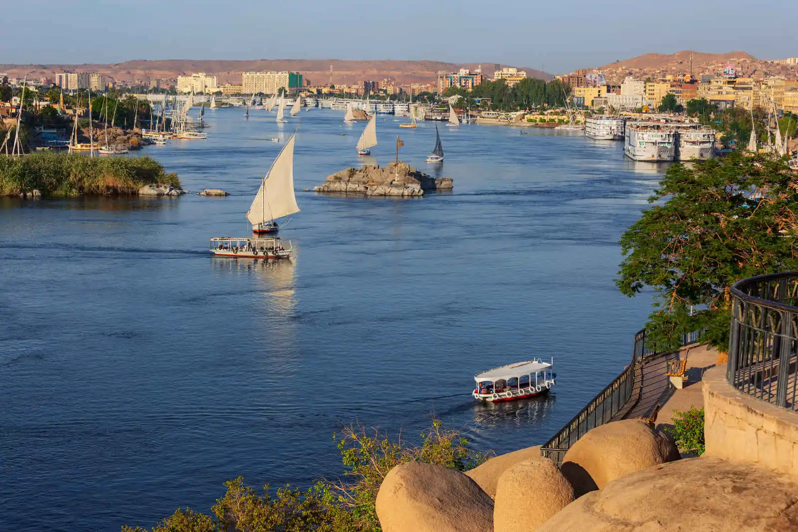 Felouques sur le Nil, Assouan