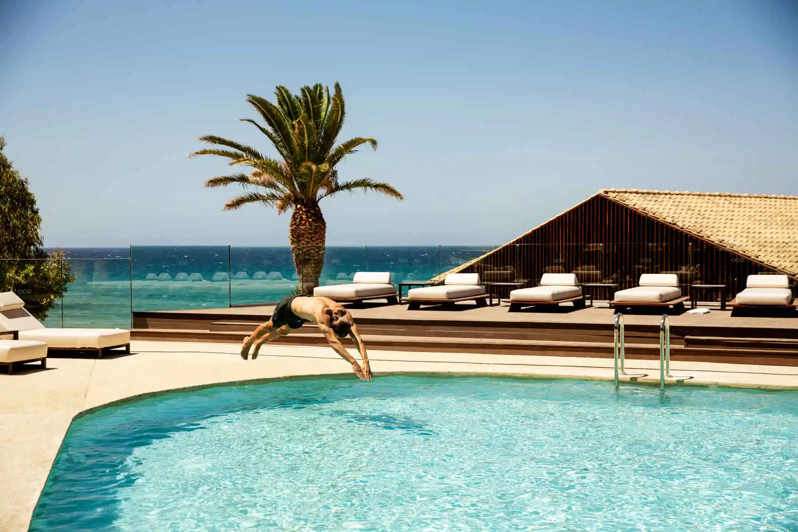 Piscine réservée aux adultes, hôtel Domes of Corfu, Autograph Collection