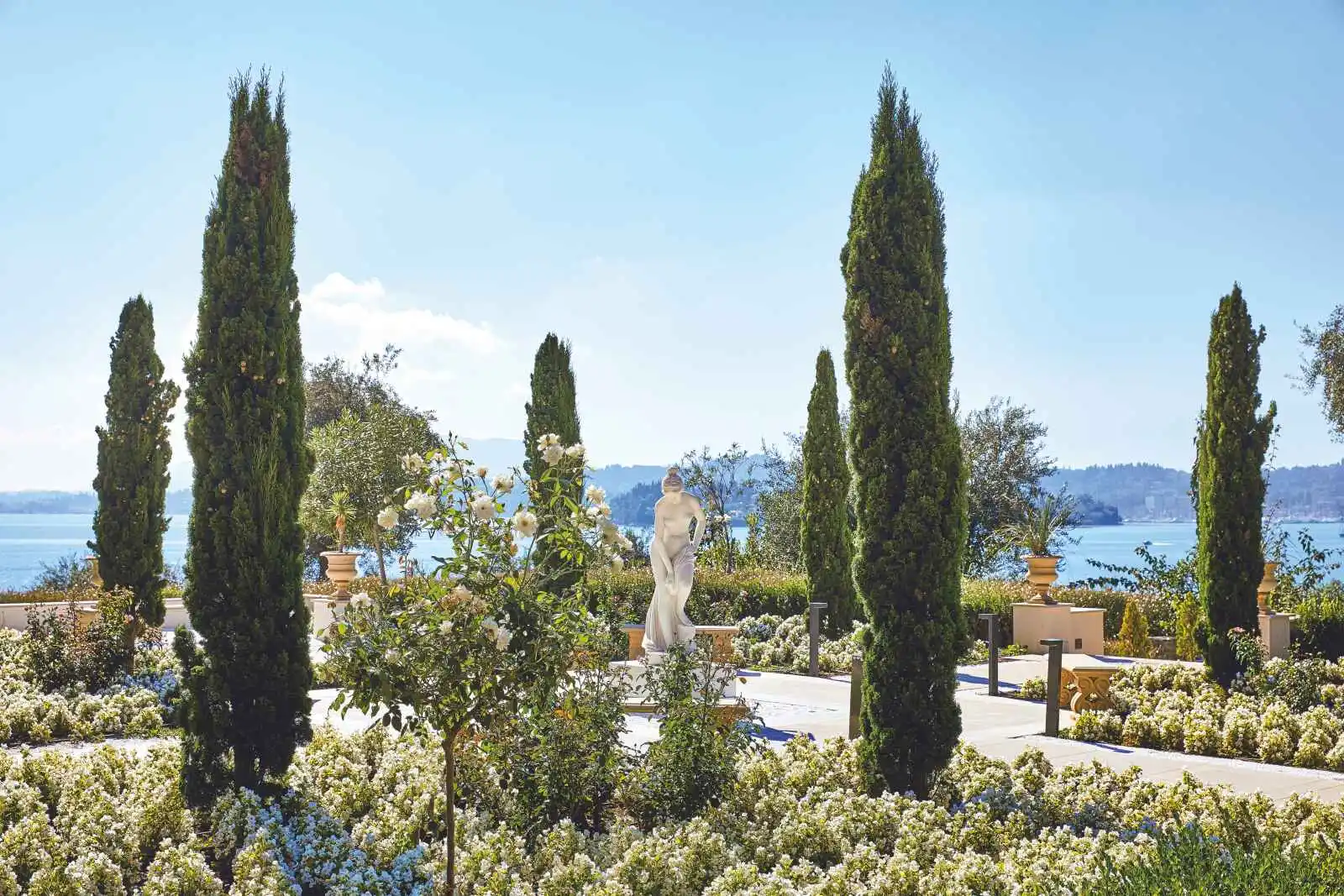 Jardins et statue d'Aphrodite, hôtel Grecotel Corfu Imperial