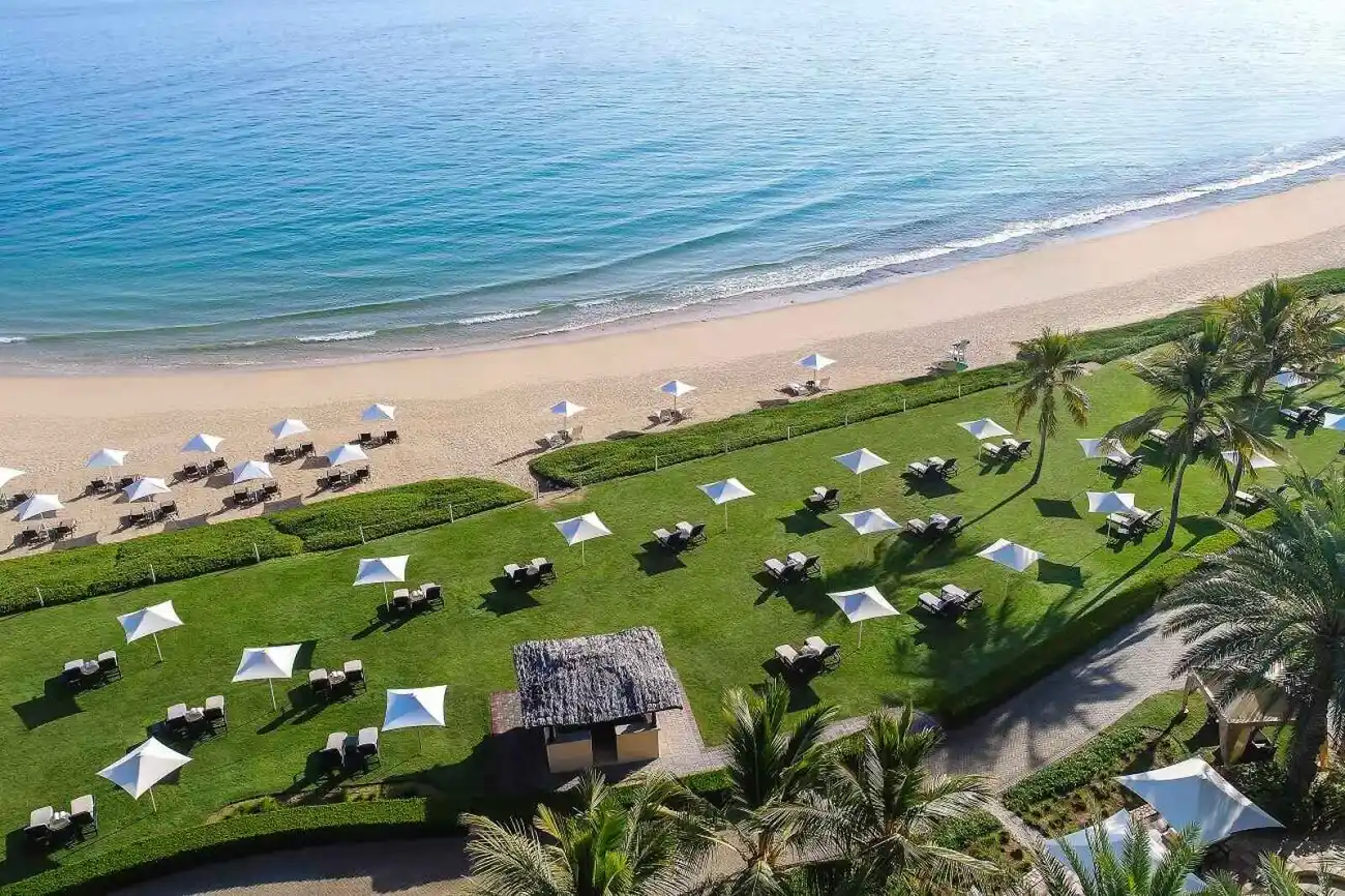 Vue aérienne de la plage de l'hôtel, Shangri-La Barr Al Jissah, Muscat,