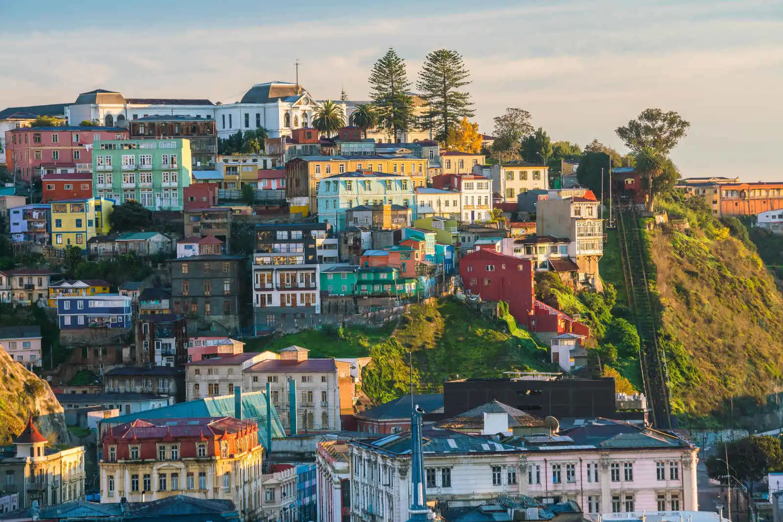 Bâtiments colorés, Valparaiso, Chili, Amérique du Sud