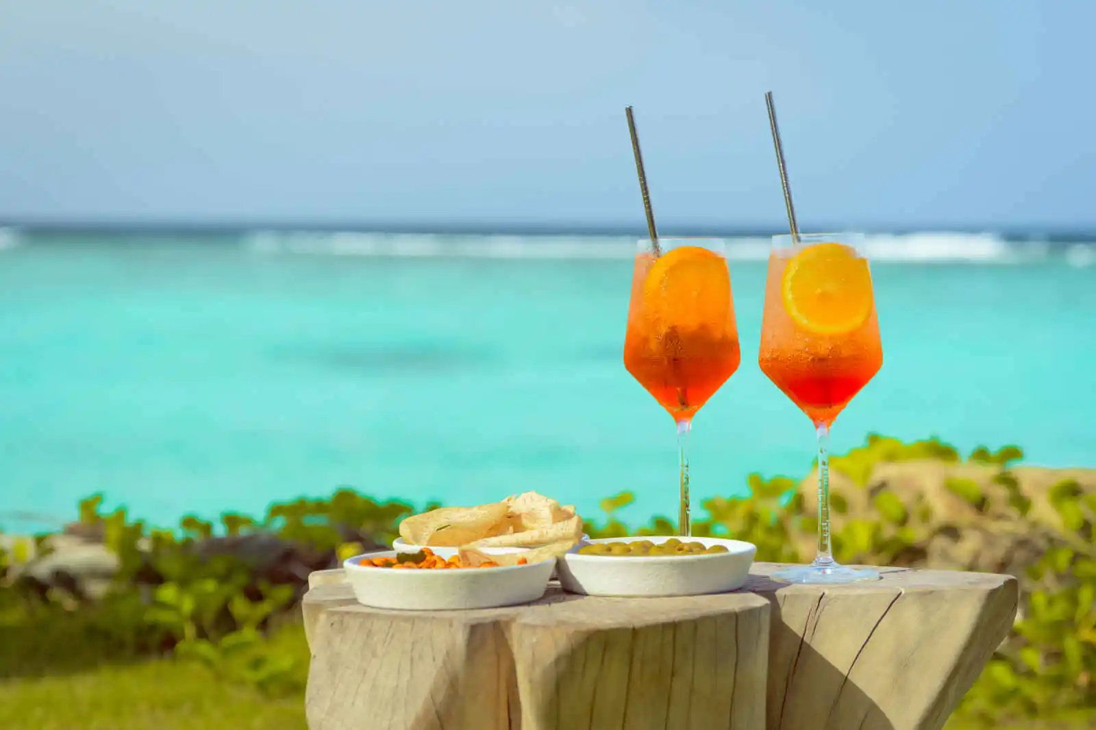 Cocktails servis dans l'un des bars de l'hôtel, Ritz Carlton Maldives : Fari Islands