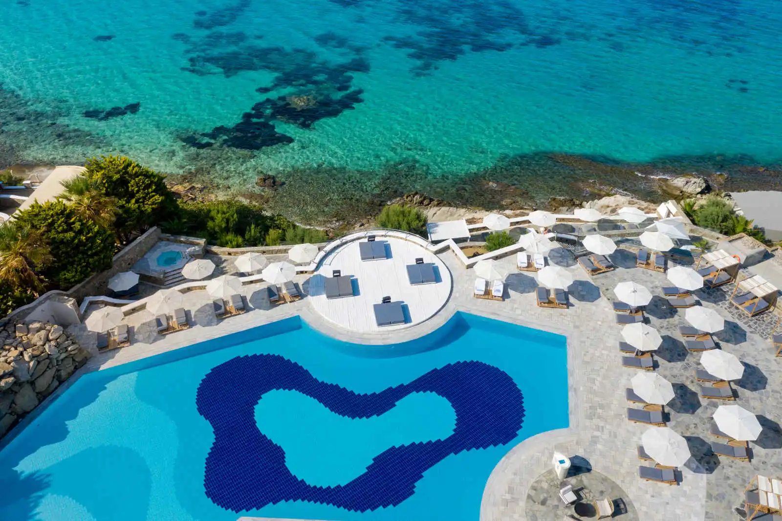 Vue aérienne de la piscine de l'hôtel, hôtel Mykonos Grand