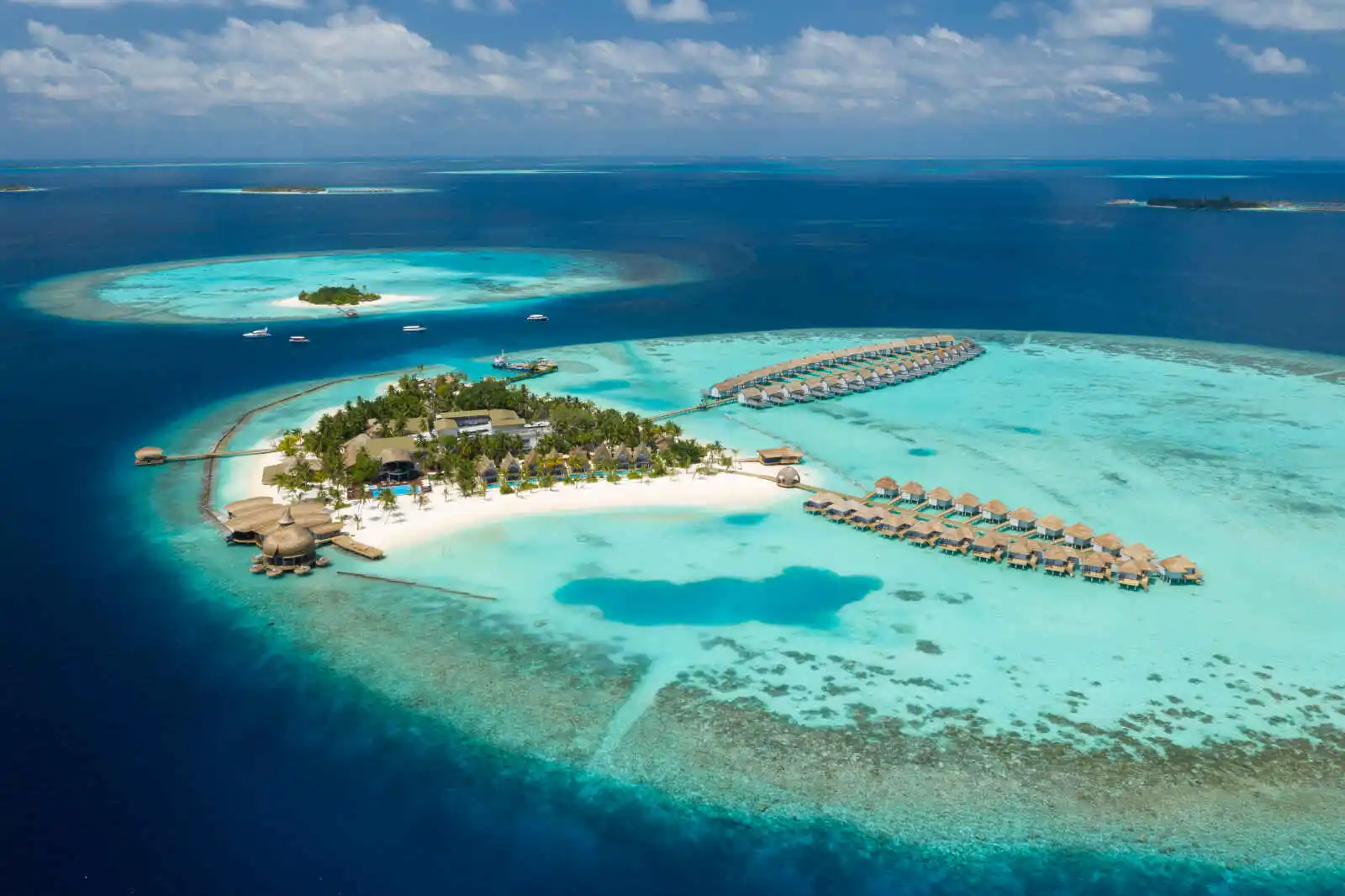 Maldives : Outrigger Maldives Maafushivaru Resort