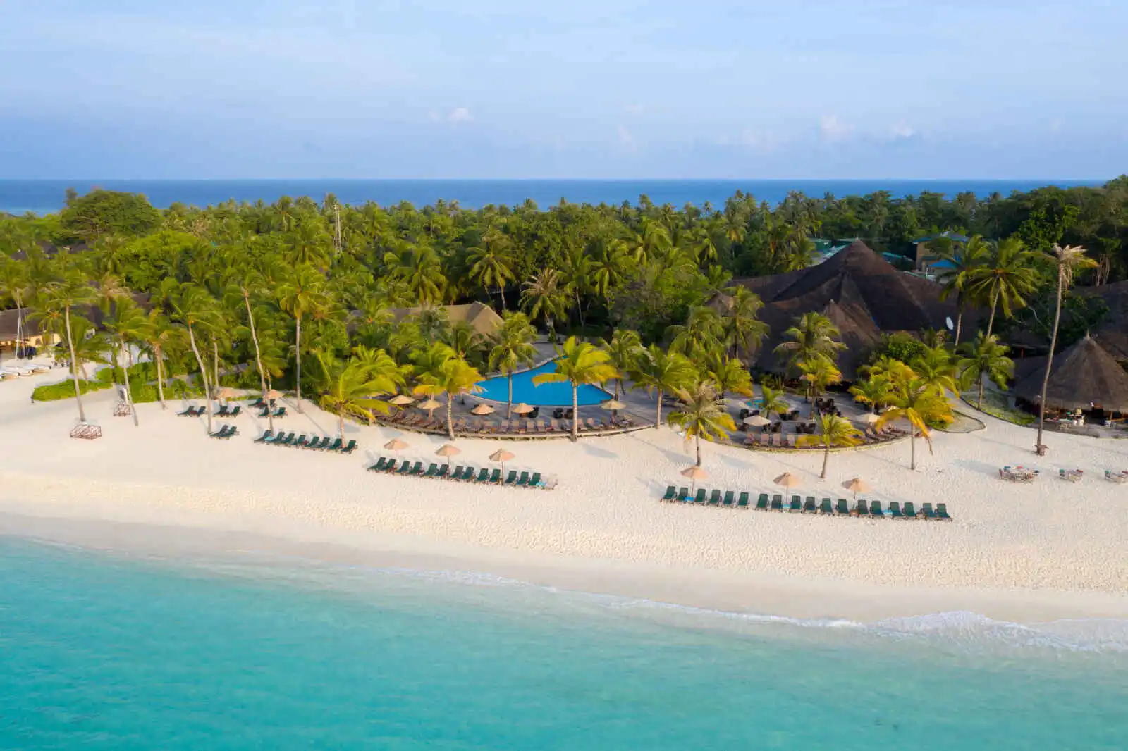 Piscine principale, Kuredu Island Resort & Spa, Maldives