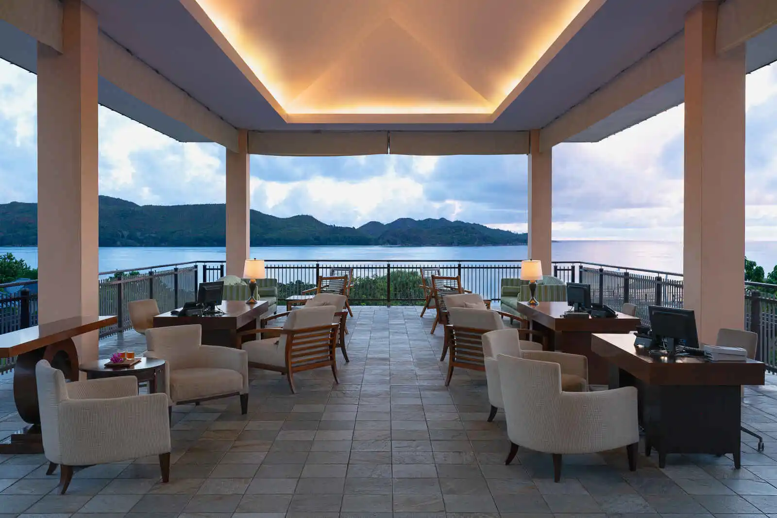 Réception de l'hôtel, Raffles Seychelles