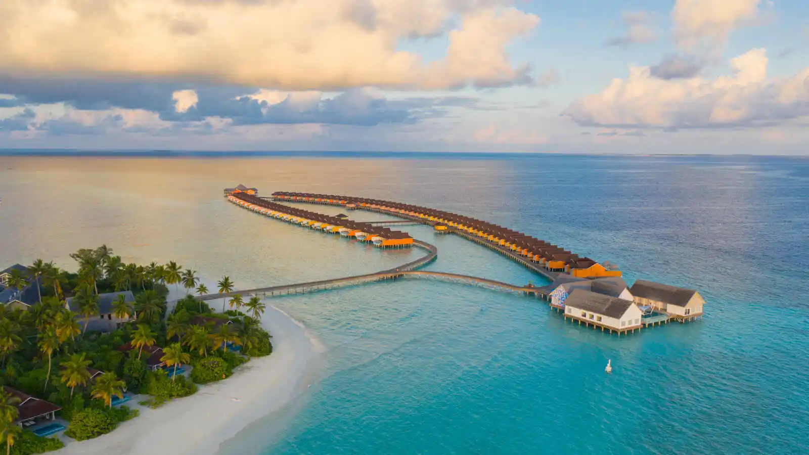 Vue aérienne de l'hôtel, Huruvalhi Maldives