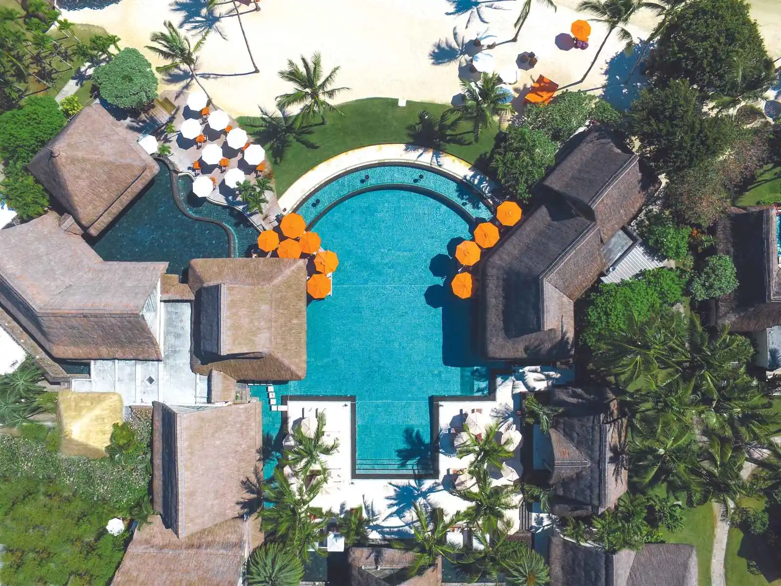 Vue aérienne de la piscine de l'hôtel, Constance Prince Maurice