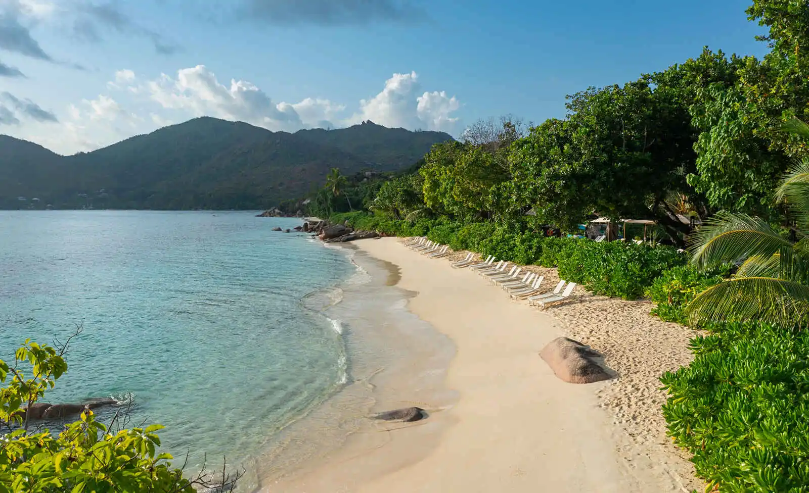 Plage de l'hôtel, Raffles Seychelles