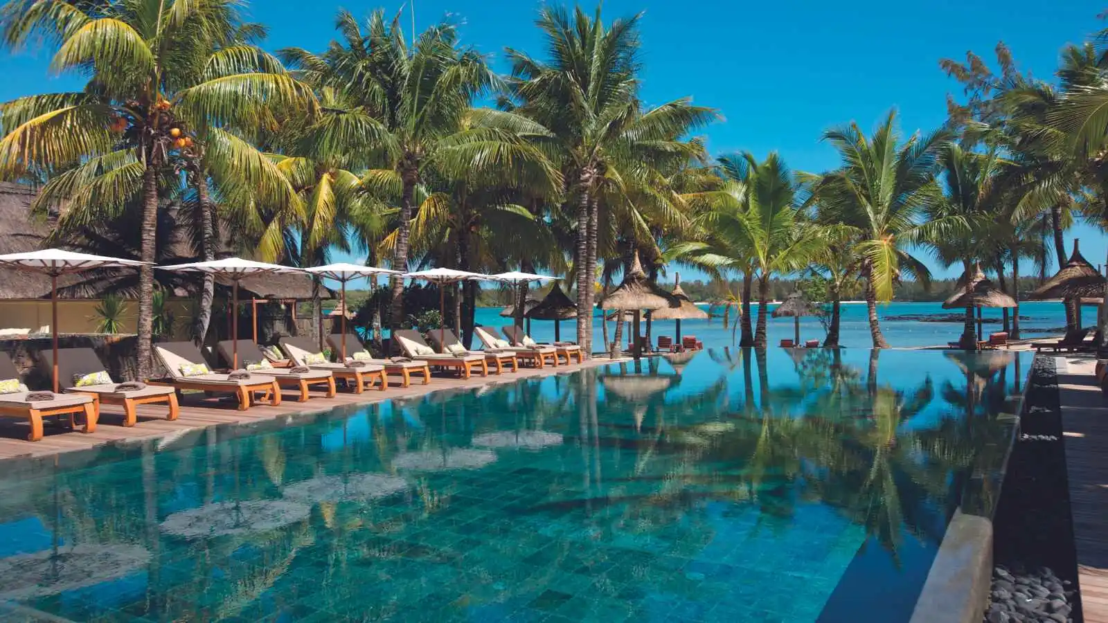 Piscine de l'hôtel, Constance Prince Maurice