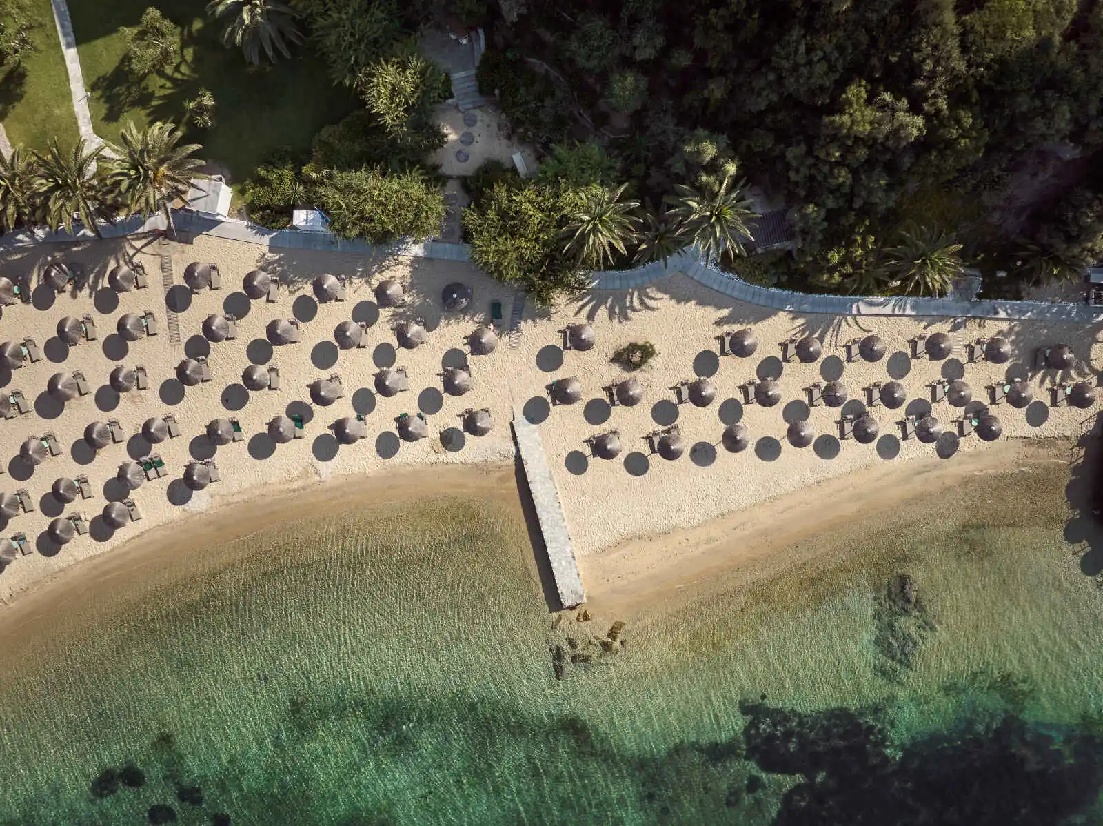 Vue aérienne de la plage de l'hôtel, Eagles Palace