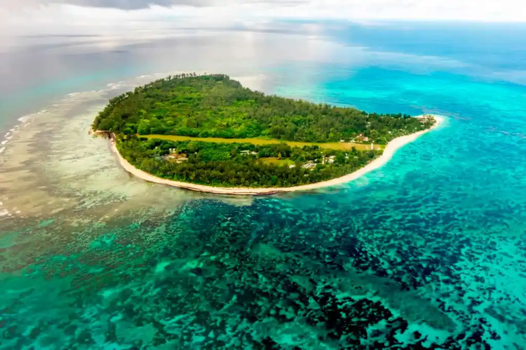 Vue aérienne de l'île, Denis Private Island, Seychelles