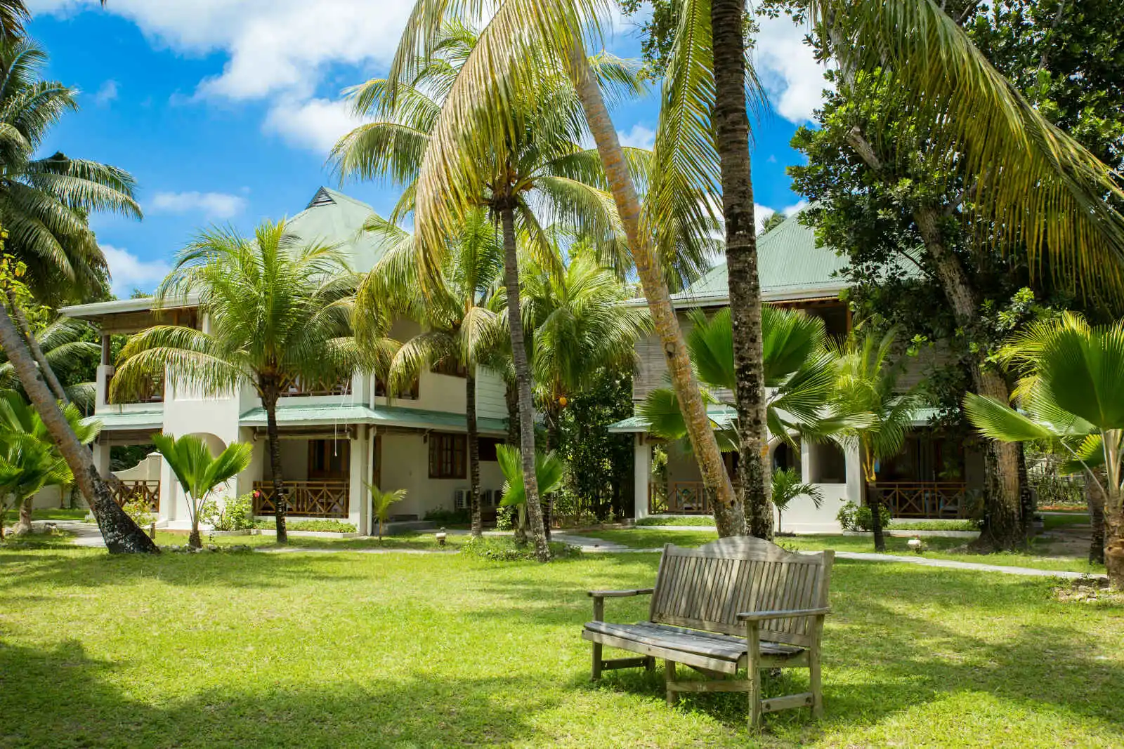Chambres et jardin, Indian Ocean Lodge, Seychelles