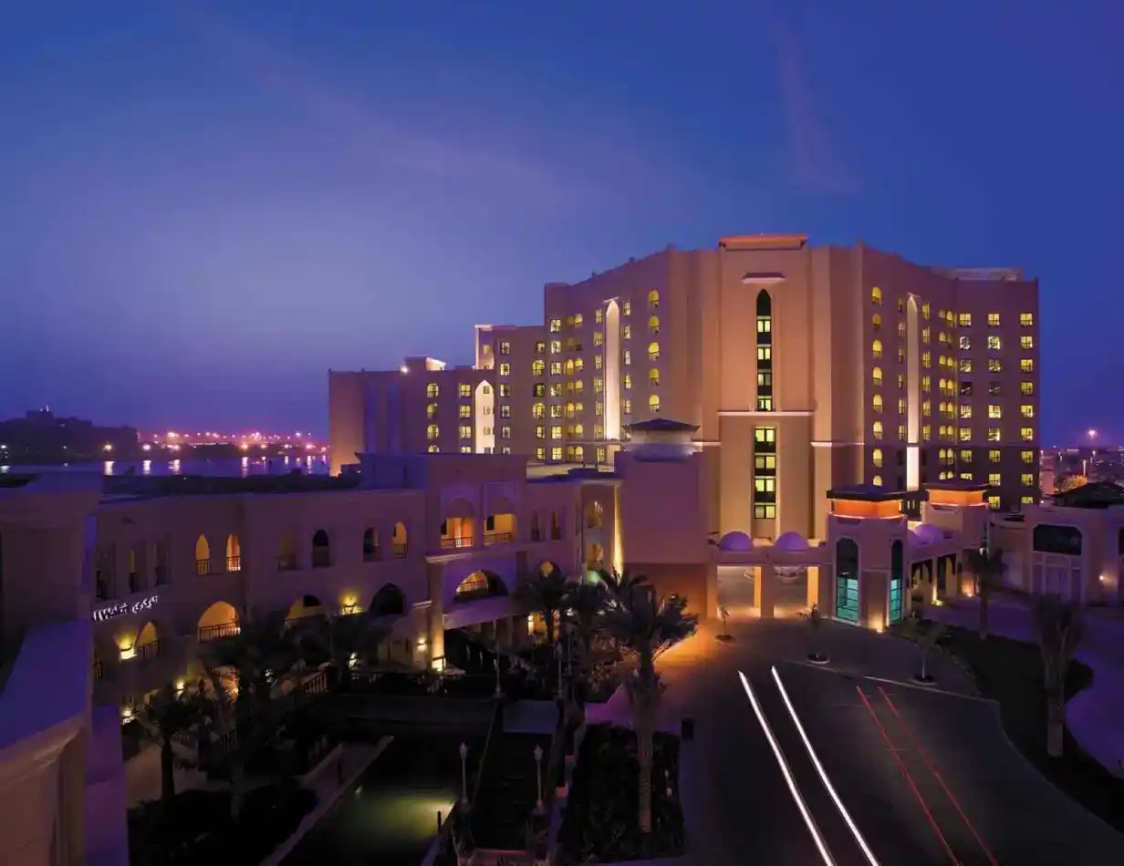 Abu Dhabi : Traders Hotel, Qaryat Al Beri