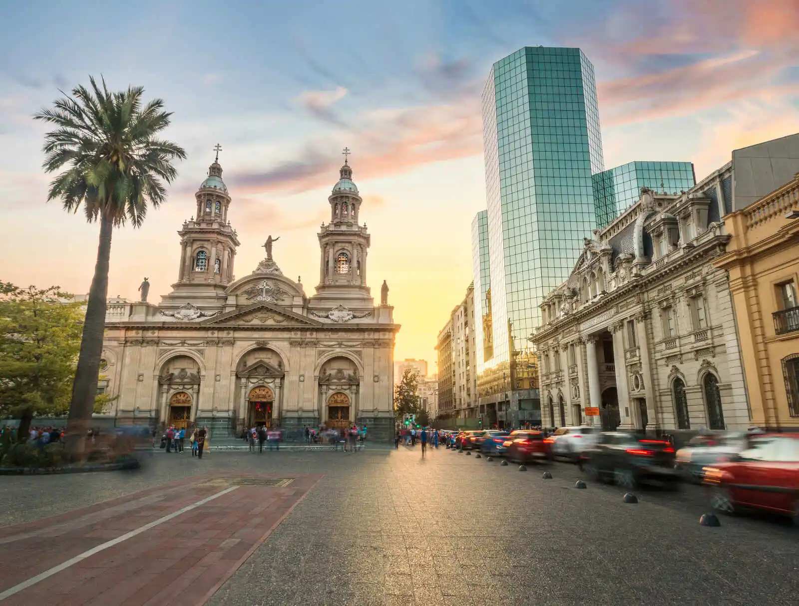 Plaza de Armas et la cathédrale métropolitaine de Santiago