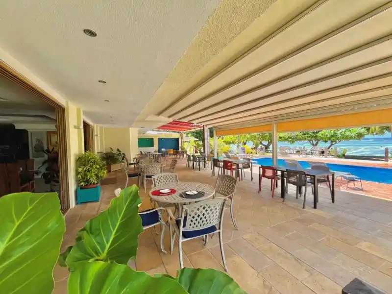 Terrasse du restaurant, Crown Beach Hotel, Seychelles