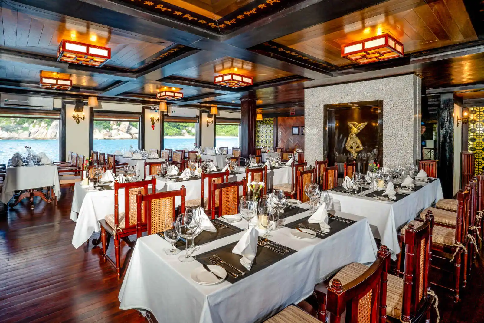 Restaurant, R/V La Marguerite