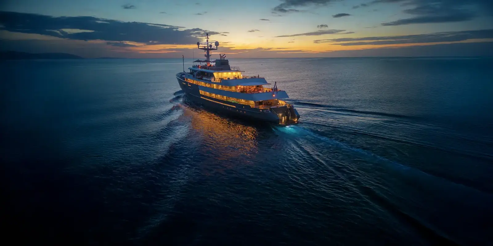 Vue de nuit, Le Boréal, Les Sisterships