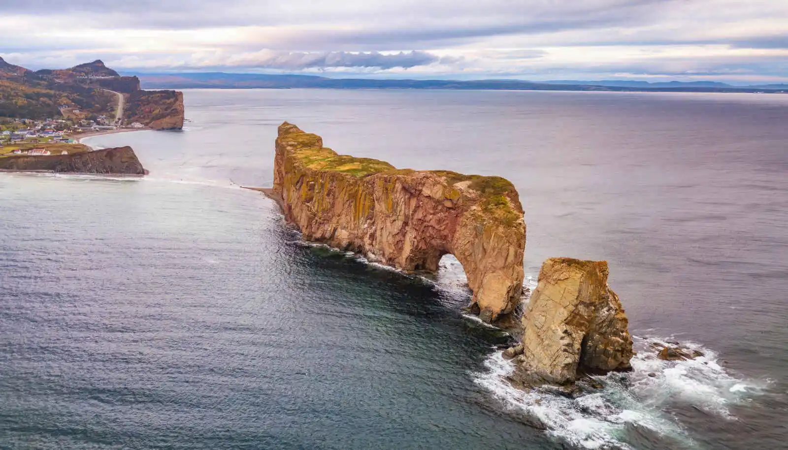 Rocher Percé, Parc national de l'Île-Bonaventure-et-du-Rocher-Percé, Golfe du Saint-Laurent, Gaspésie, Québec, Canada