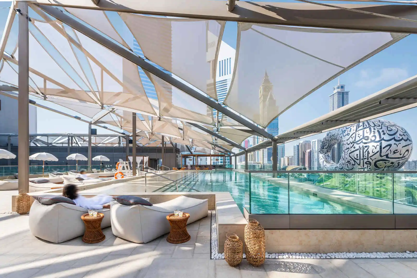 Piscine de l'hôtel, 25hours Hotel One Central, Dubaï