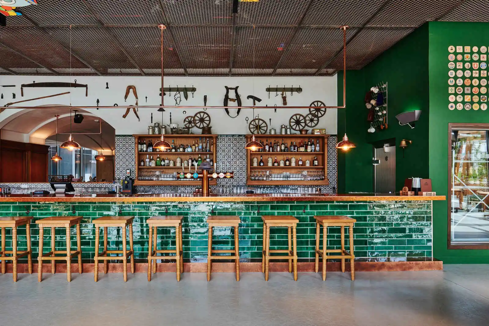 Bar, Ernst, 25hours Hotel One Central, Dubaï