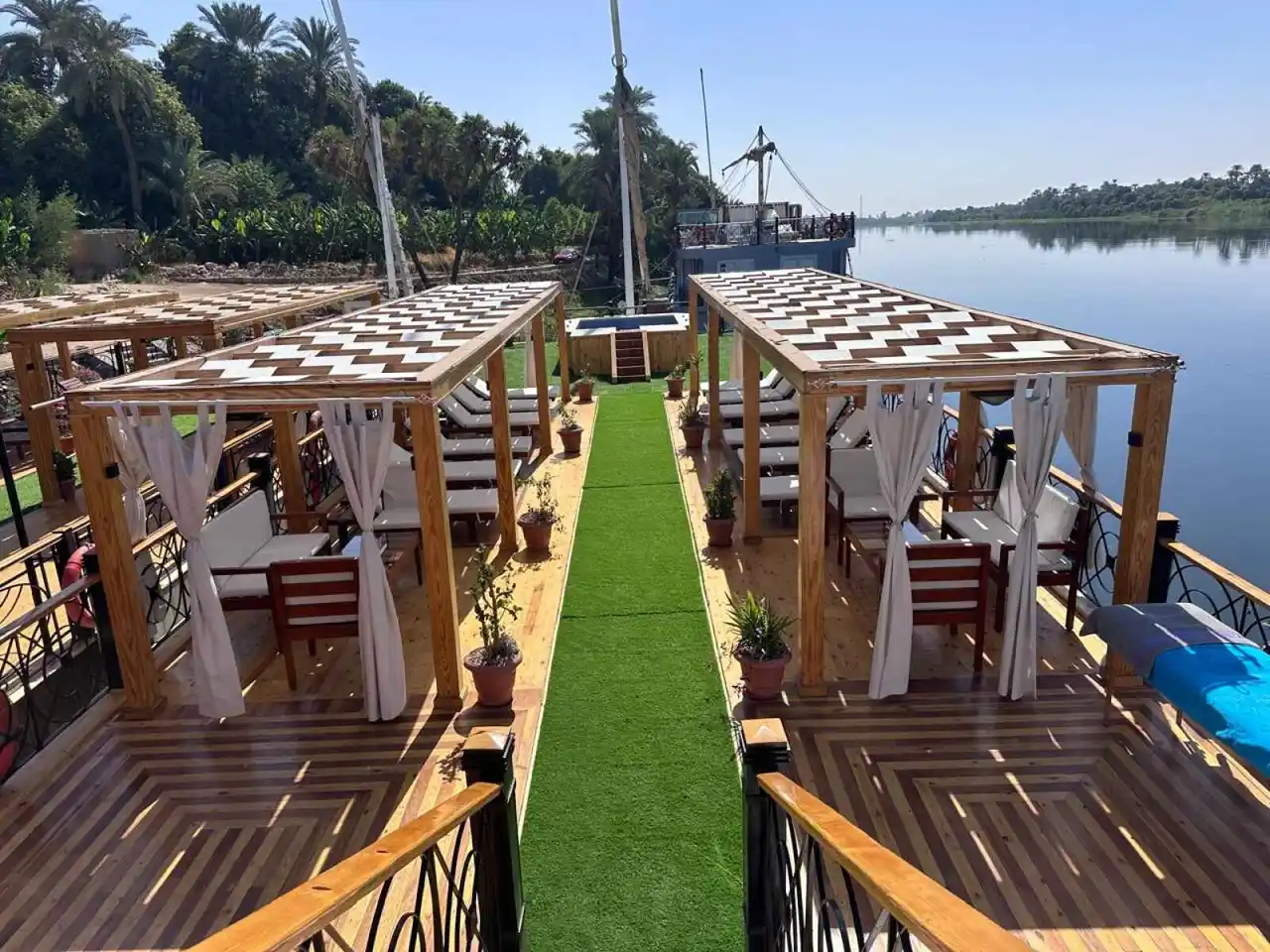 Deck de la Dahabeya Merit I, Dahabeya Merit, Égypte